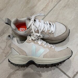 Veja Venturi Sneaker